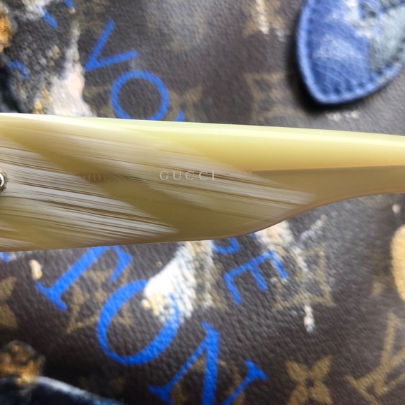 💎🕶💎 GUCCI 💎🕶💎 Bedazzled Logo Edt. 💎🕶💎 - Picture 4 of 8